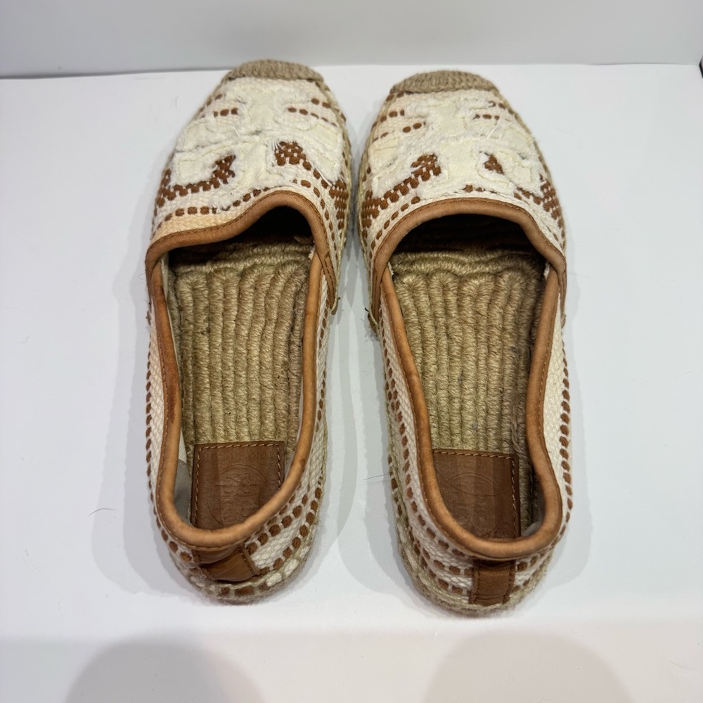 TORY BURCH tan / white Shaw canvas logo slip on espadrilles 7 - Picture 7 of 8